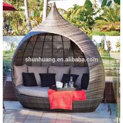 Round shape rattan big sun bed wicker beach furniture